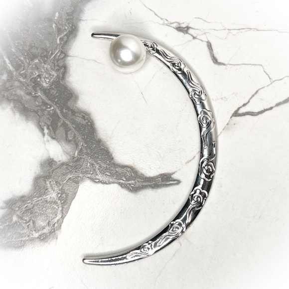 ❀ Elegant Half Moon Faux Pearl Hair Pin Jewelry - Picture 4 of 6